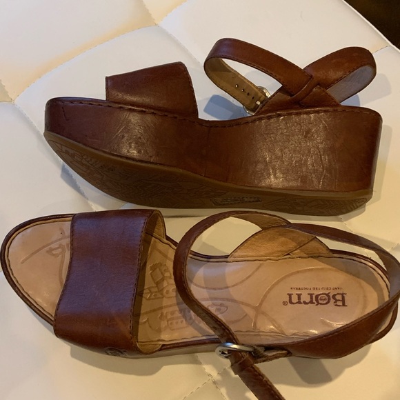 Beautiful Brown wedge bar sandal - Picture 3 of 6